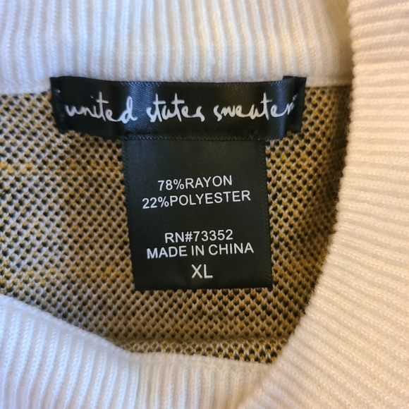 United States White Plaid Sweater - Picture 6 of 6